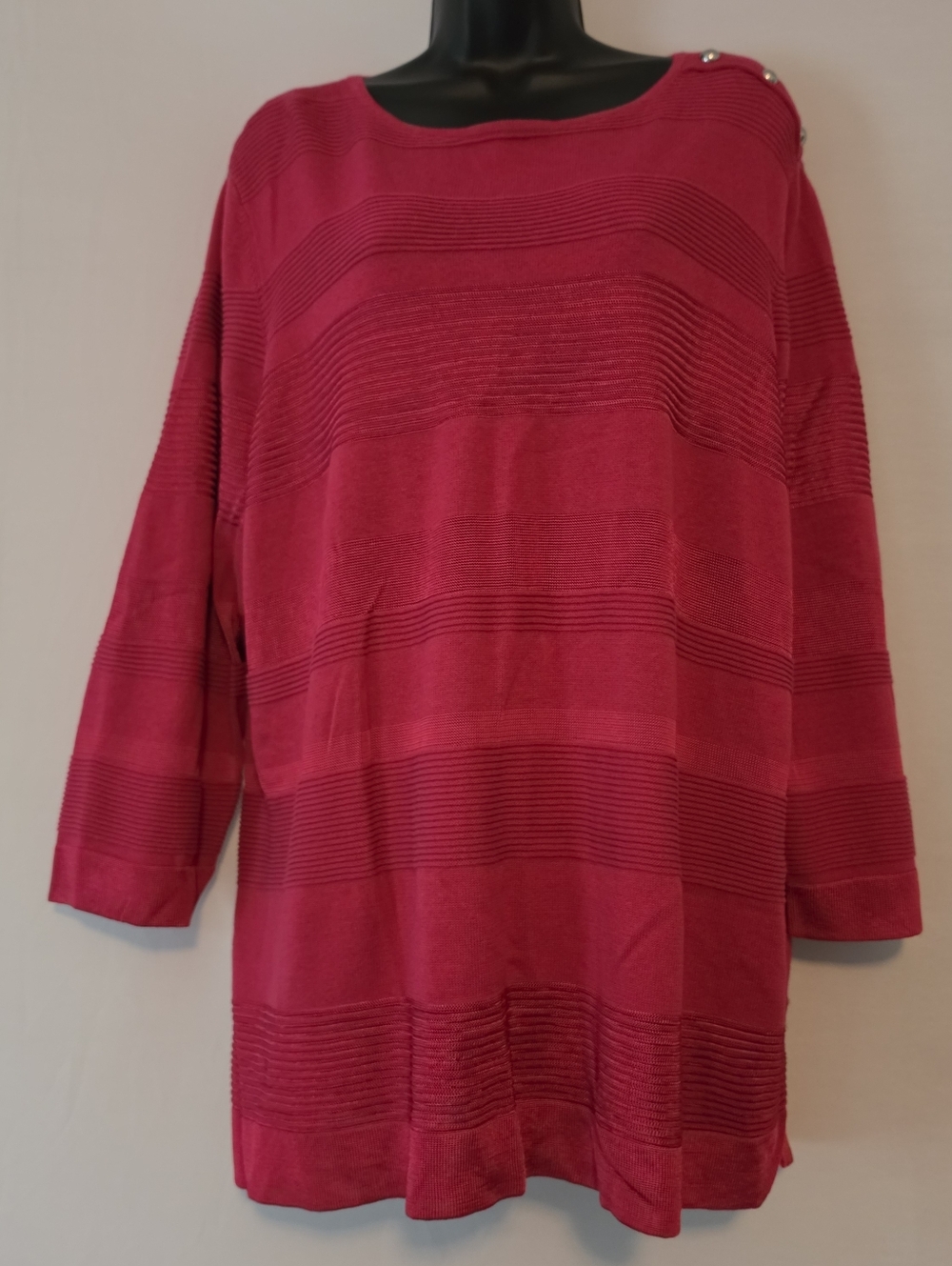Chico's Red Textured Women Top Pleat Striped Three-button Shoulder Size 4 (XXL)